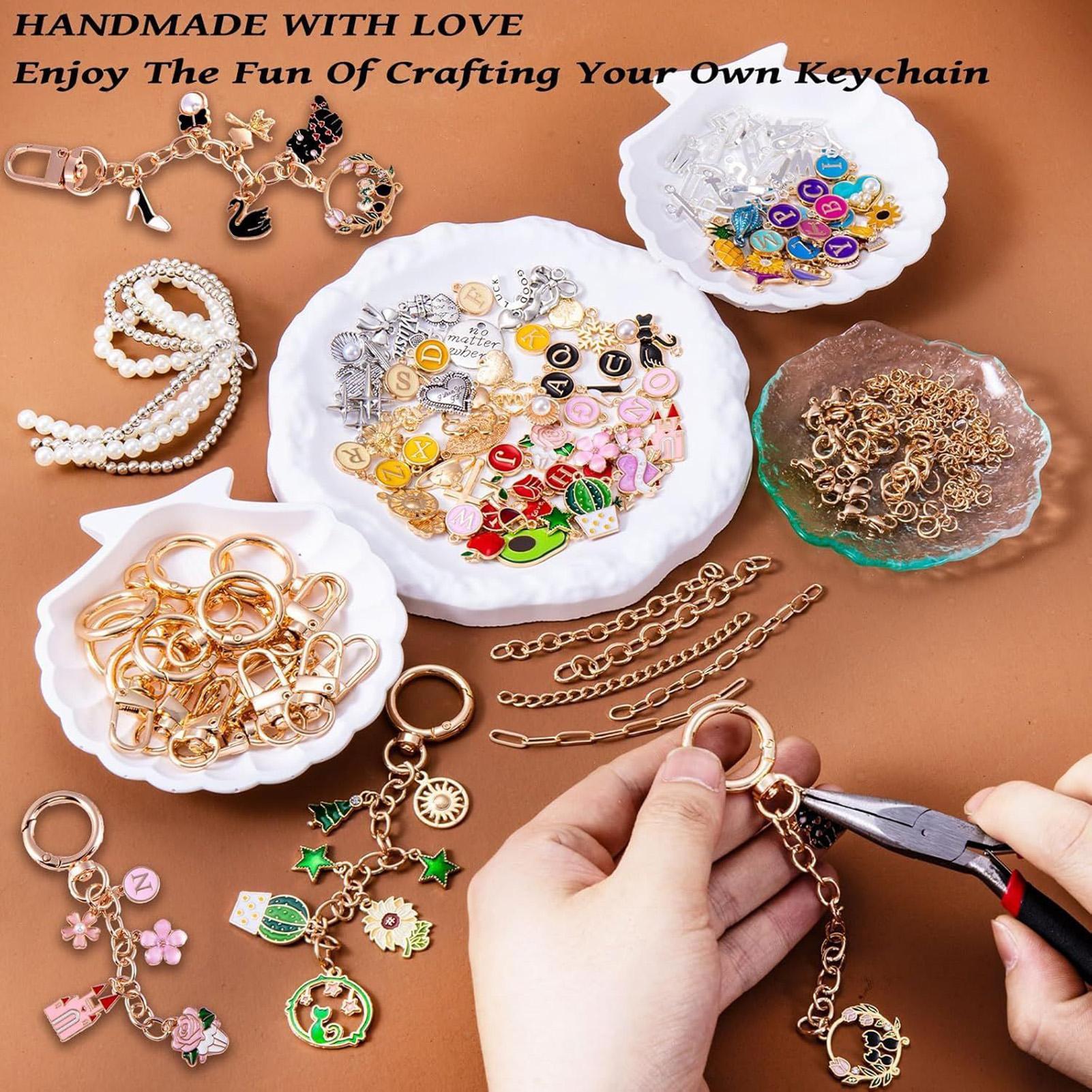 Jewelry Making Party For Adults - 325個入り バッグチャームキーホルダー作成キット ジュエリーアートクラフト用品 DIYキーリング用 子供、ティーン、大人向け 誕生日パーティーギフト