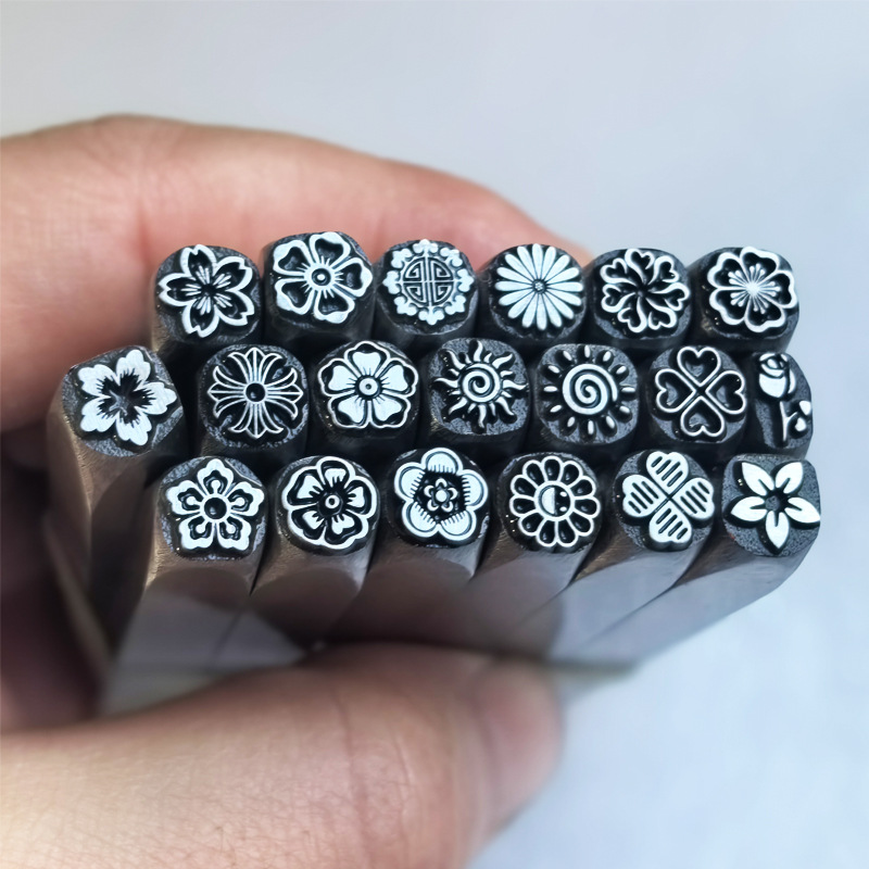 Jewelry Making Hammer - プロ仕様の金属刻印＆チェーシングツールセット、ジュエリー製作、金銀彫刻、DIYクラフトキット、ギフト用スチールパンチ