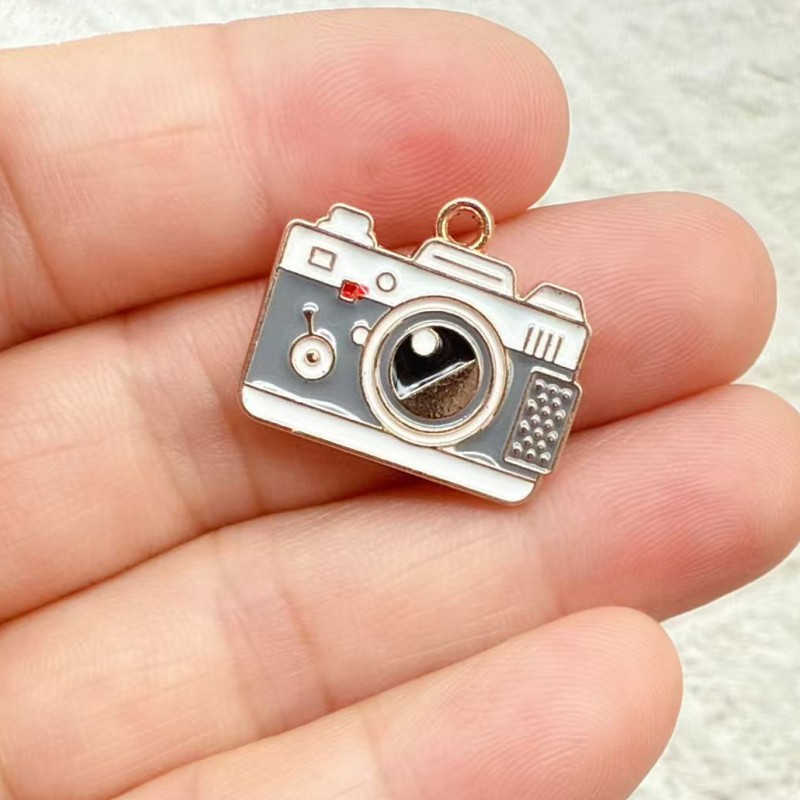 10 個 17x20mm エナメルカメラチャームジュエリー作 - Jewelry Making Videos のレビューと価格