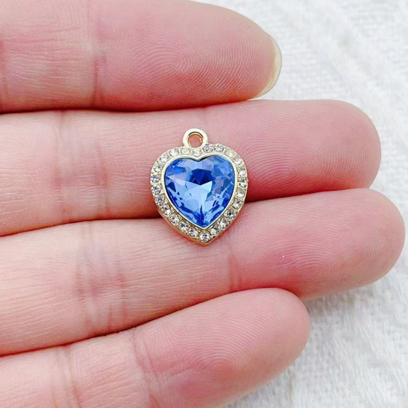 10個のハート型のカラフルな宝石が象嵌されたペンダント、新鮮 - Jewelry Making Accessories のレビューと価格