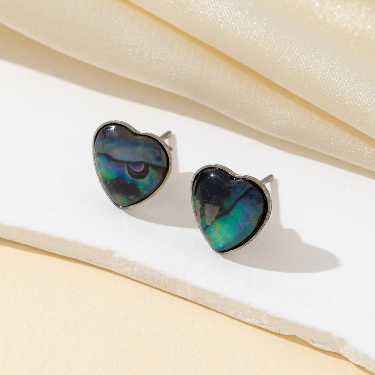 2 個天然シェルホワイトムーンシェイプ絶妙なチャーム儀式場所 - Jewelry Making Place のレビューと価格
