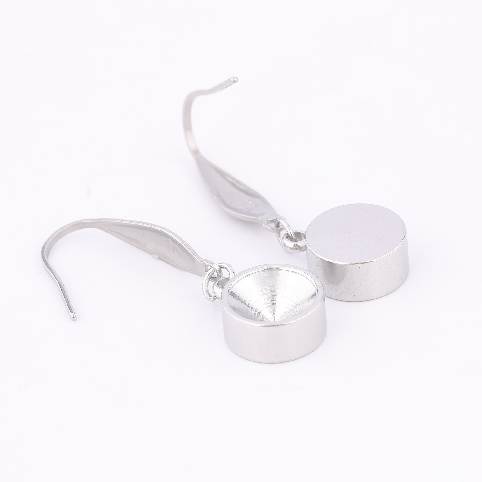 10個入り ステンレス製 イヤリングセッティング ベゼルブラ - Jewelry Making Stones のレビューと価格