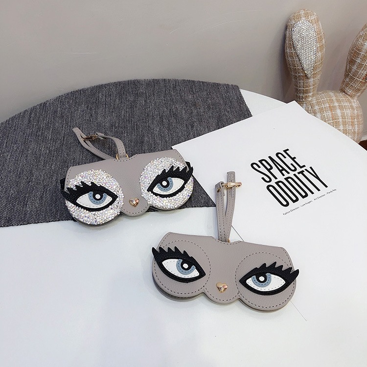 男性と女性のためのかわいい漫画のメガネケース、ポータブルサン - Jewelry Making Glasses のレビューと価格