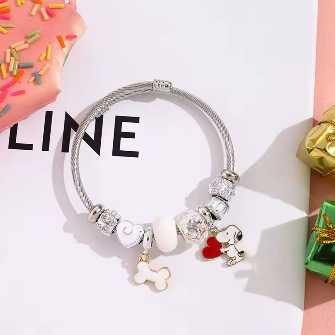 かわいい漫画スヌーピーボーンハートビーズブレスレットジュエリ - Jewelry Making Accessories のレビューと価格