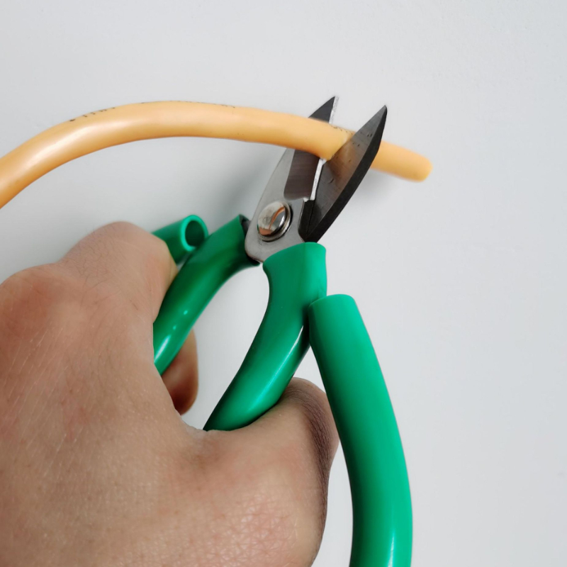 金と銀のジュエリーはさみ、短い口の緑色のハンドル、銅線の破損 - Jewelry Making Hammer のレビューと価格