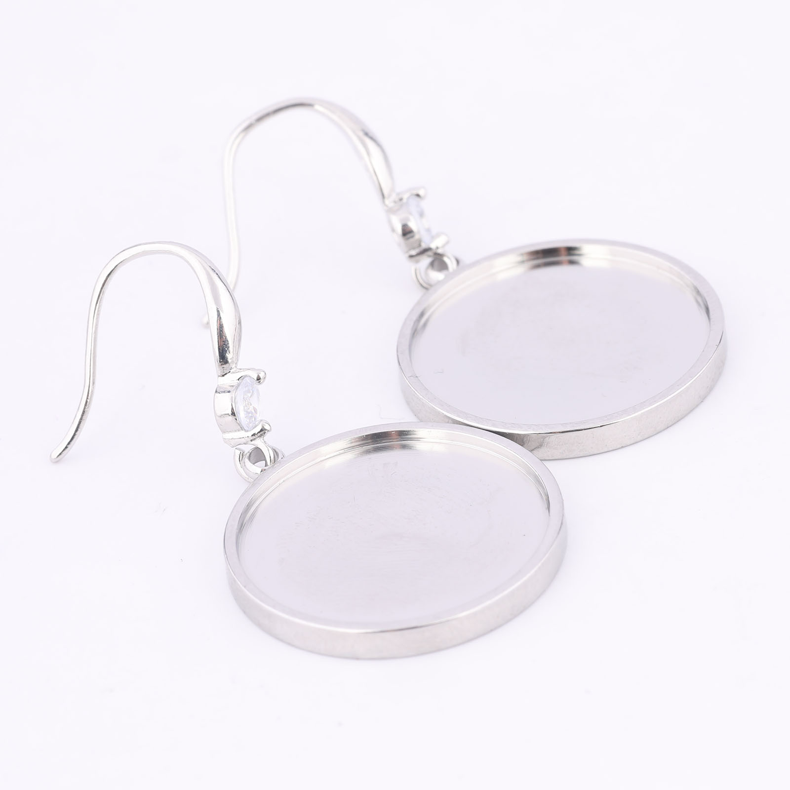 6個入り ステンレス製 20mm カボションイヤリングベゼル - Jewelry Making Stones のレビューと価格