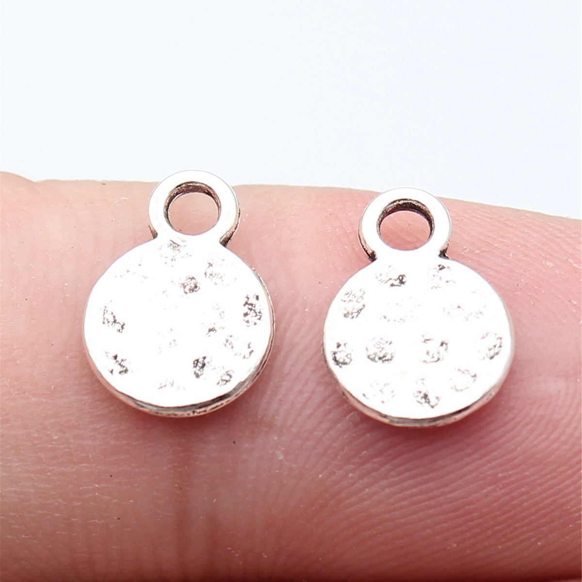 WYSIWYG 40個 11x8mm 3色 アンティークブロ - Jewelry Making Hammer のレビューと価格